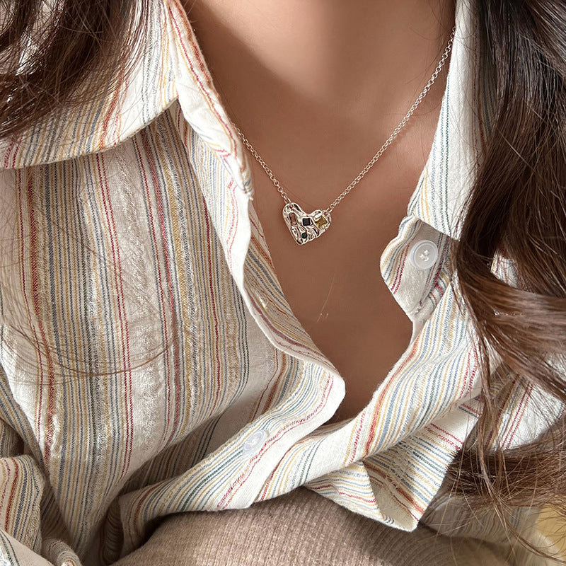Damen Halskette mit herzförmigem Anhänger und funkelnden Kristallen Shop Nory
