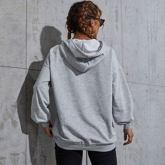 Damen Relaxed-Fit Hoodie mit Collegestyle-Frontprint und Kängurutasche Shop Nory