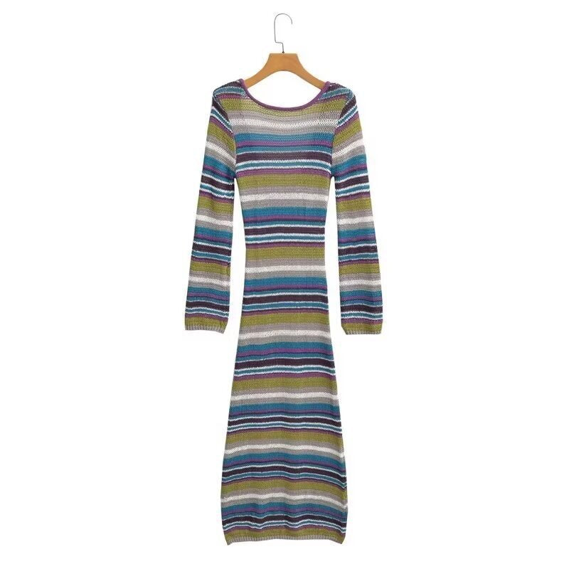 Damen Gestreiftes Rippstrick-Maxikleid mit Rundhalsausschnitt und figurbetonter Silhouette Shop Nory