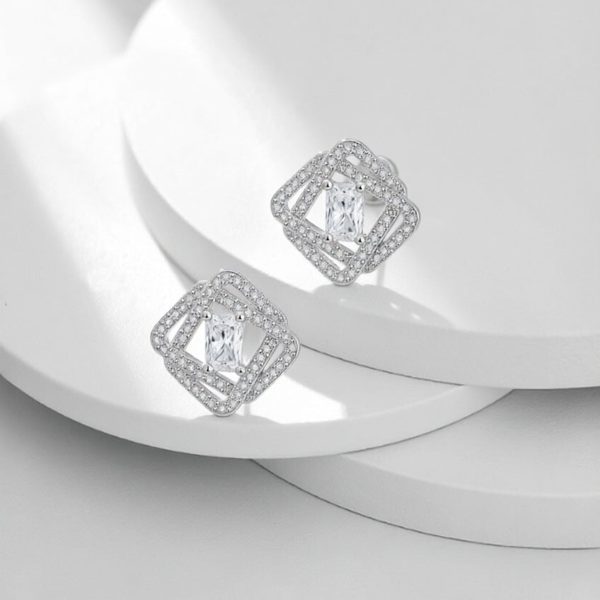 Damen Ohrstecker mit elegantem, geometrischem Design und glitzerndem Zirkonia-Besatz Shop Nory