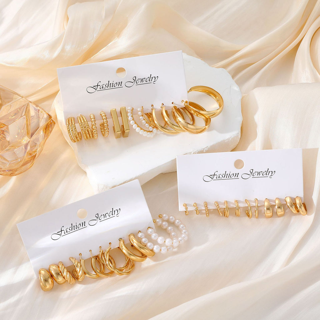 Damen Ohrstecker Set mit goldenen und eleganten Designs Shop Nory
