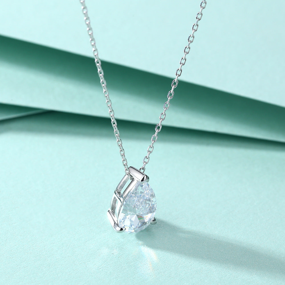 Damen Halskette mit tropfenförmigem Aquamarin-Anhänger und feinem Silberketten-Design Shop Nory