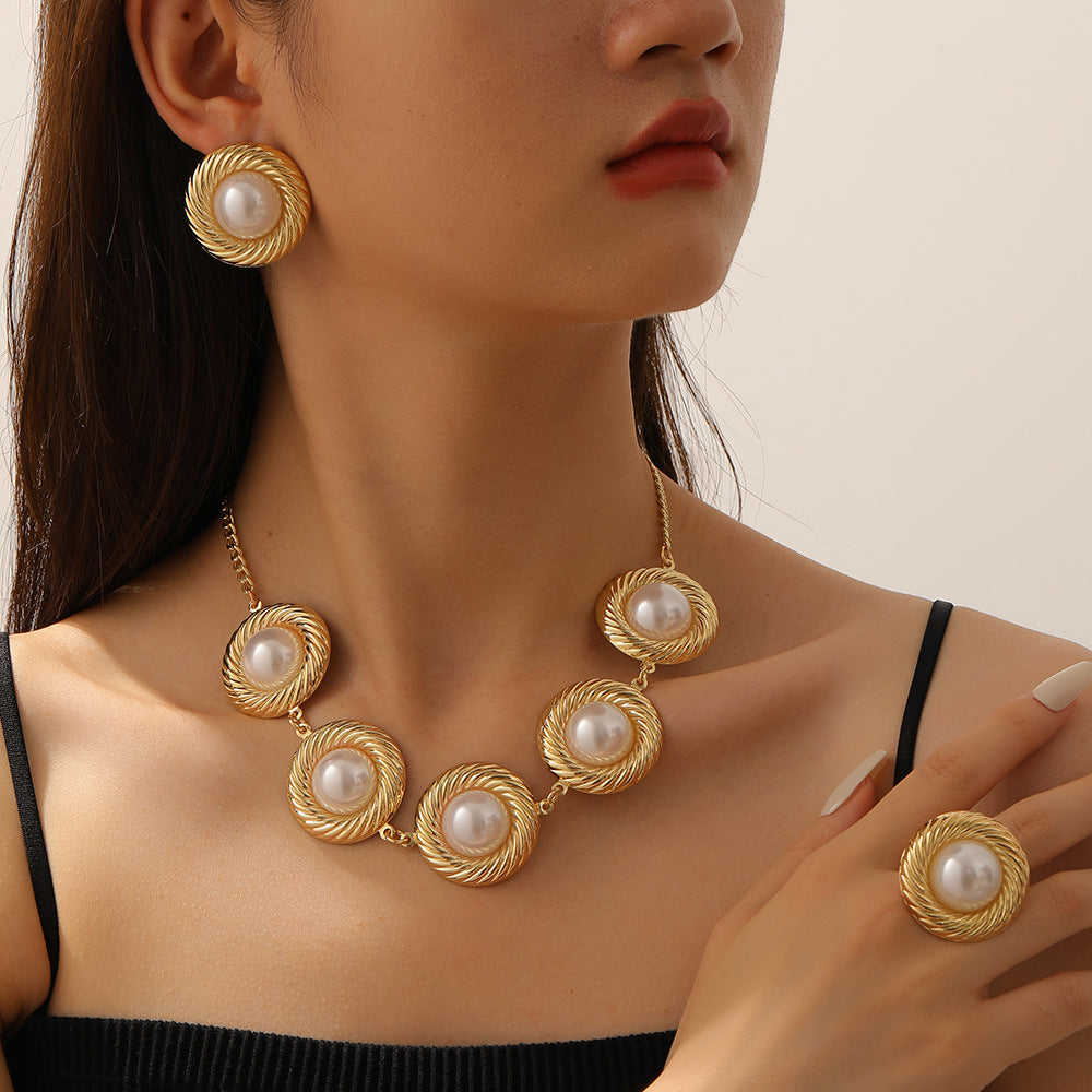 Damen Schmuckset mit elegantem, geschwungenem Design Shop Nory