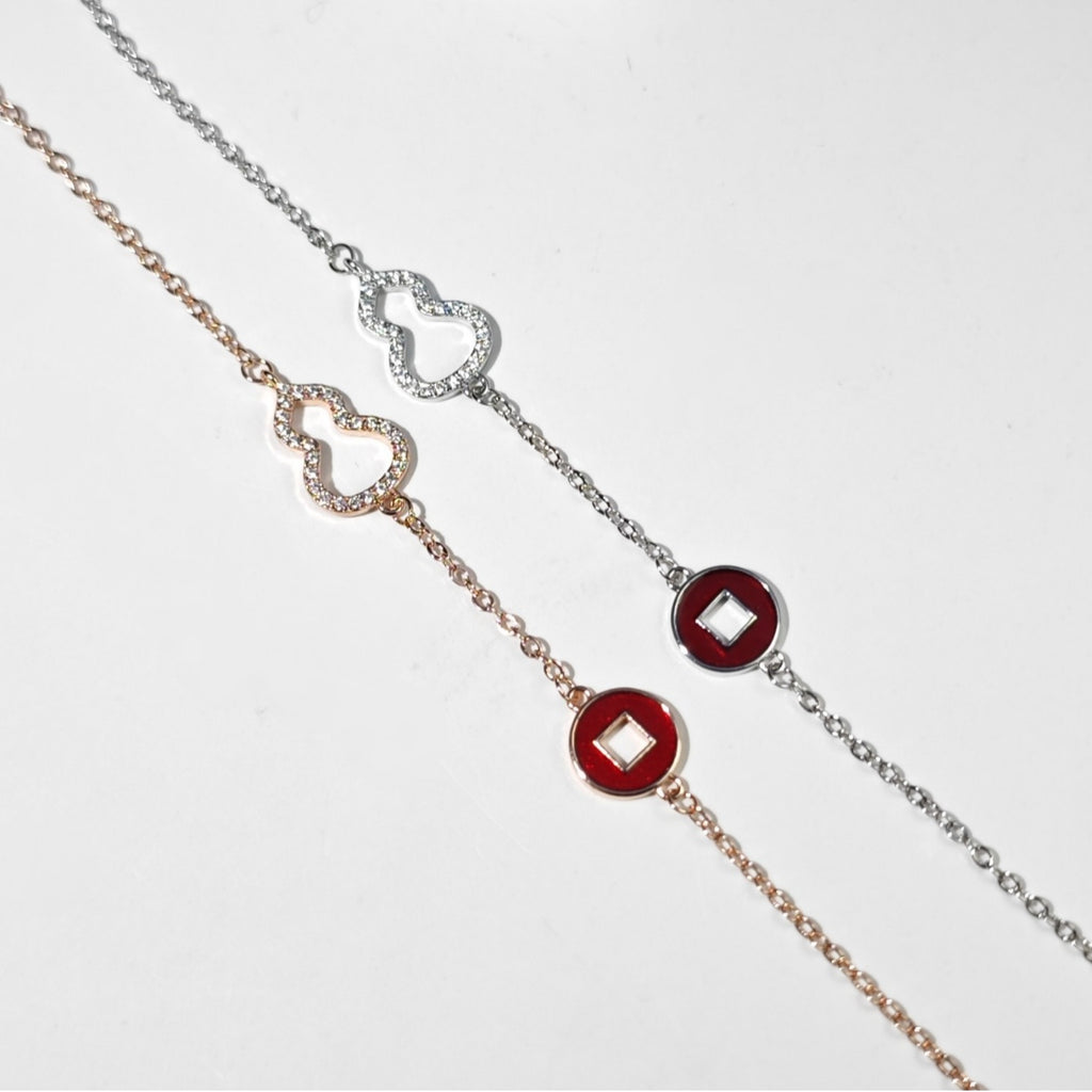 Damen Armband mit einzigartigen geometrischen Anhängern und funkelnden Zirkonia Shop Nory