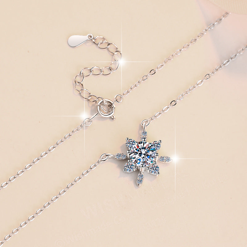 Damen Halskette im filigranen Schneeflocken-Design mit funkelnden Kristallen Shop Nory
