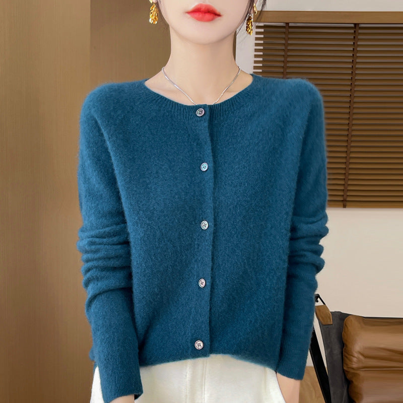Damen Kuscheliger Kurzcardigan aus Mohair‑Mix mit feiner Schurwollstruktur und Perlmuttknopfleiste Shop Nory