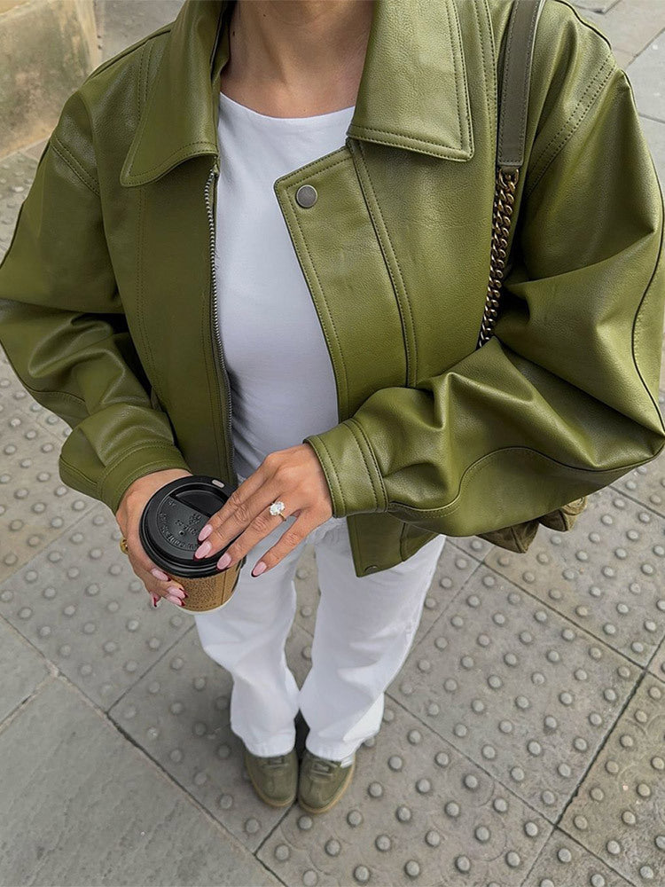 Damen Kurz geschnittene Oversize Kunstlederjacke mit weitem Kentkragen, dekorativen Ziernähten und verdeckter Reißverschlussleiste Shop Nory