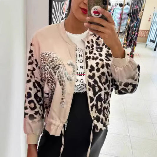 Damen entspannte Bomberjacke mit extravagantem Leoparden-Motiv