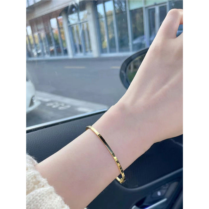 Damen elegantes Armband aus hochwertigem Metall mit minimalistischer Gestaltung Shop Nory
