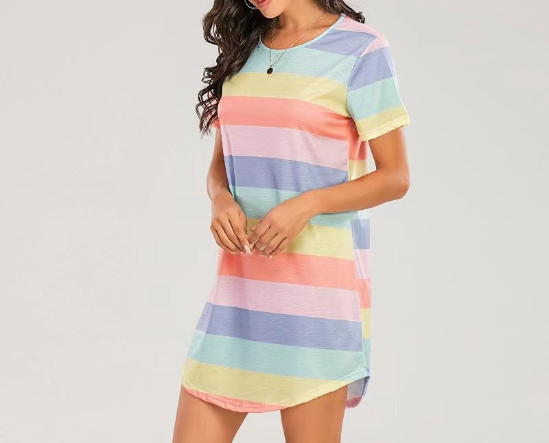 Damen Kurzarm Kleid mit auffälligem Streifenmuster und bequemem Schnitt