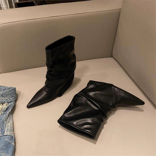 Damen Schlupf-Stiefelette mit gerafftem Schaft und eleganter Spitzkappe Shop Nory