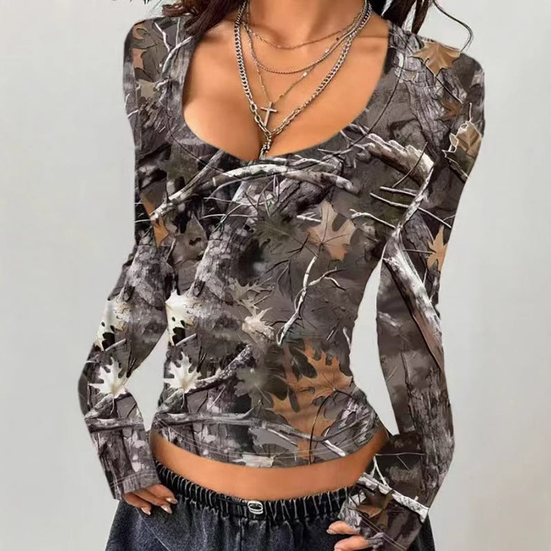 Damen Camouflage Langarmshirt mit V-Ausschnitt und modernen Details