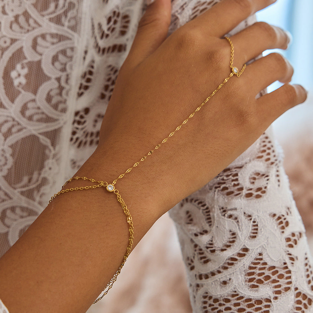 Damen Armband mit verstellbarem Design und funkelnden Zirkonia Shop Nory