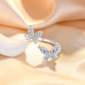 Damenring mit elegantem Schmetterlingsdesign und funkelnden Zirkonia Shop Nory