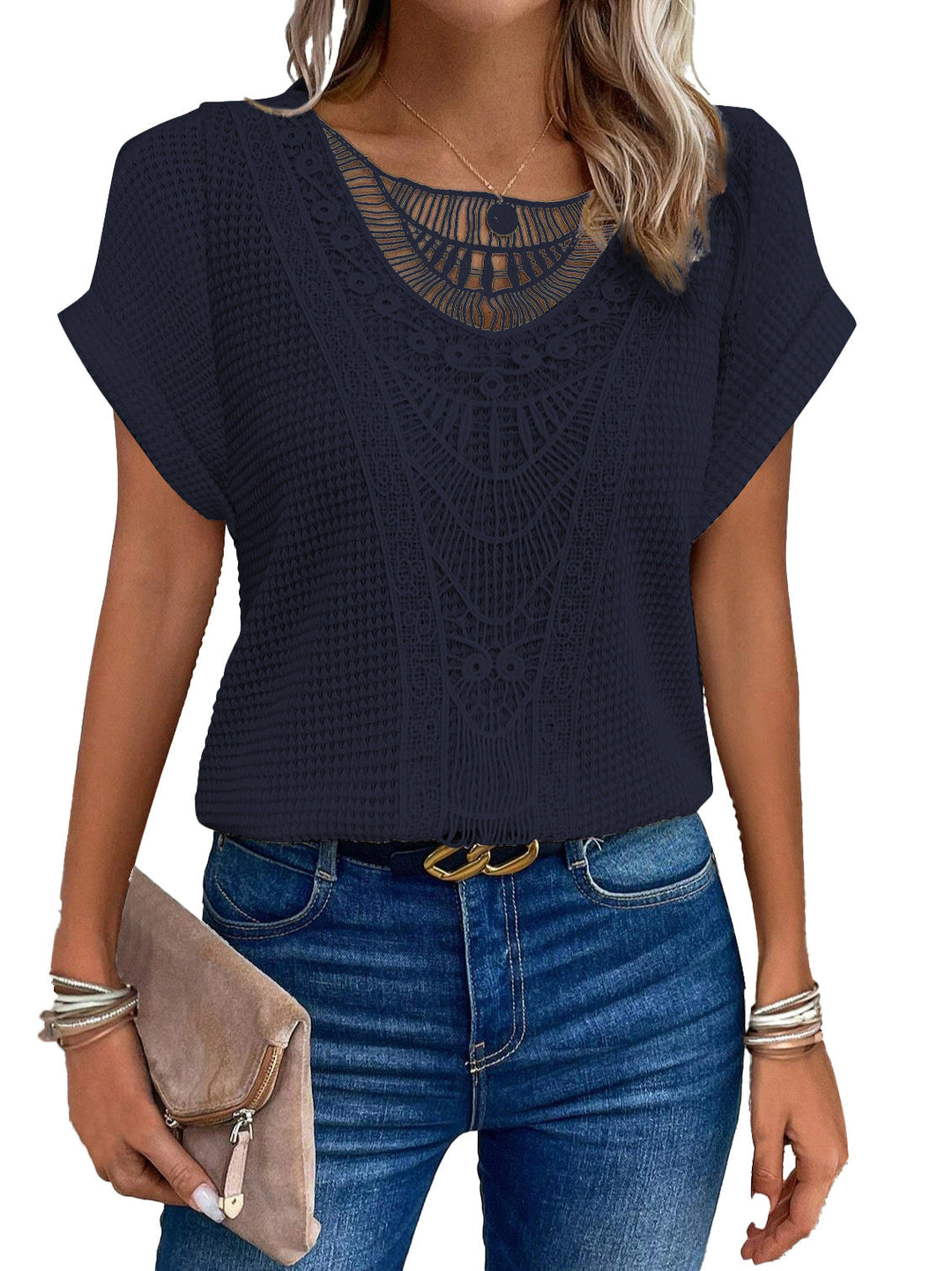 Elegantes Spitzen-T-Shirt mit stilvollen Details