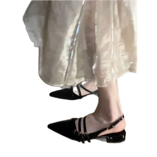 Damen Elegante spitz zulaufende Slingback-Pantoletten aus Lackoptik mit dreifach Riemchen und niedrigem Blockabsatz Shop Nory