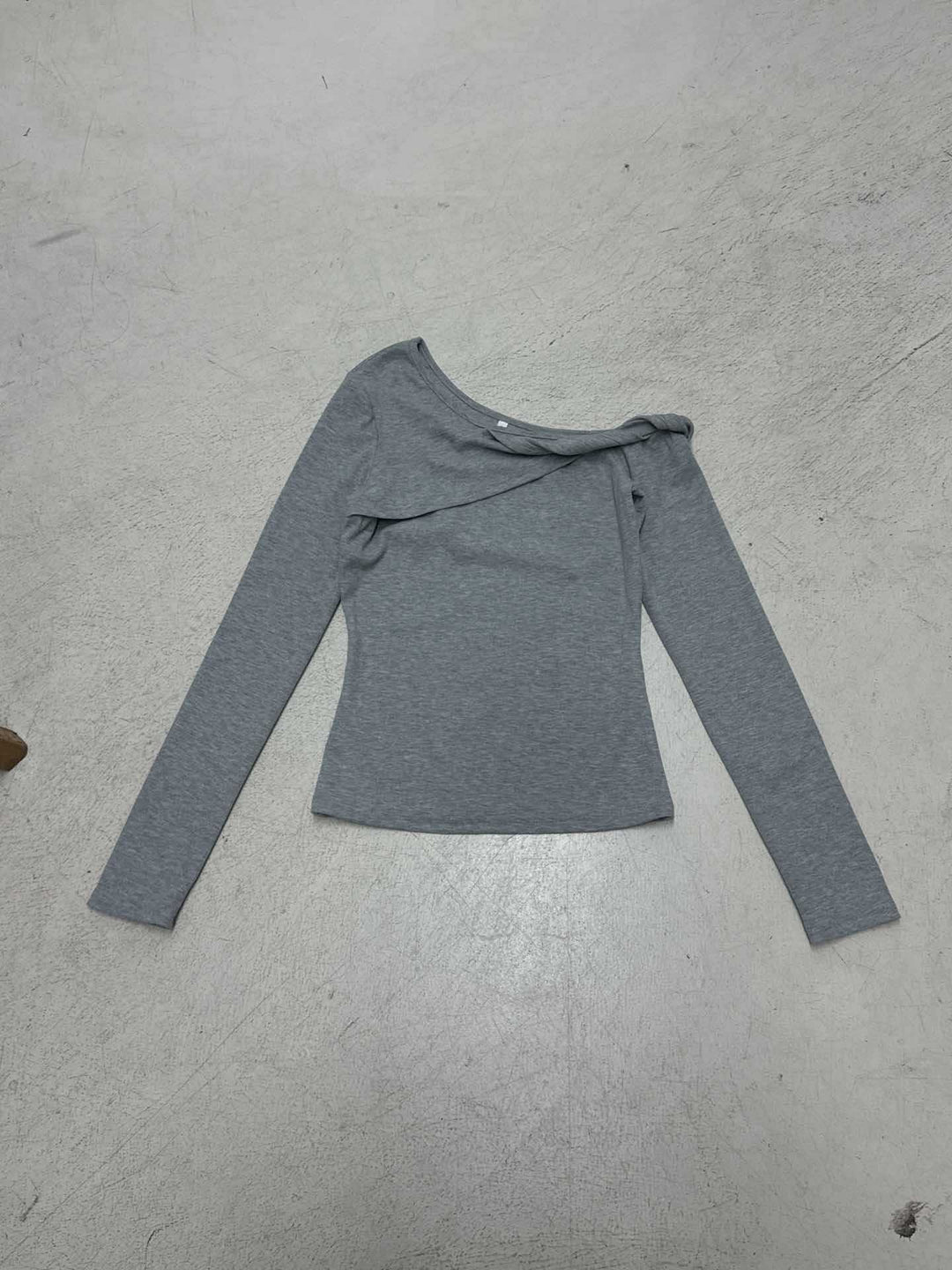 Damen nan asymmetrisches Rippenlangarmshirt mit Ein-Schulter-Design und dekorativer Knotenraffung Shop Nory