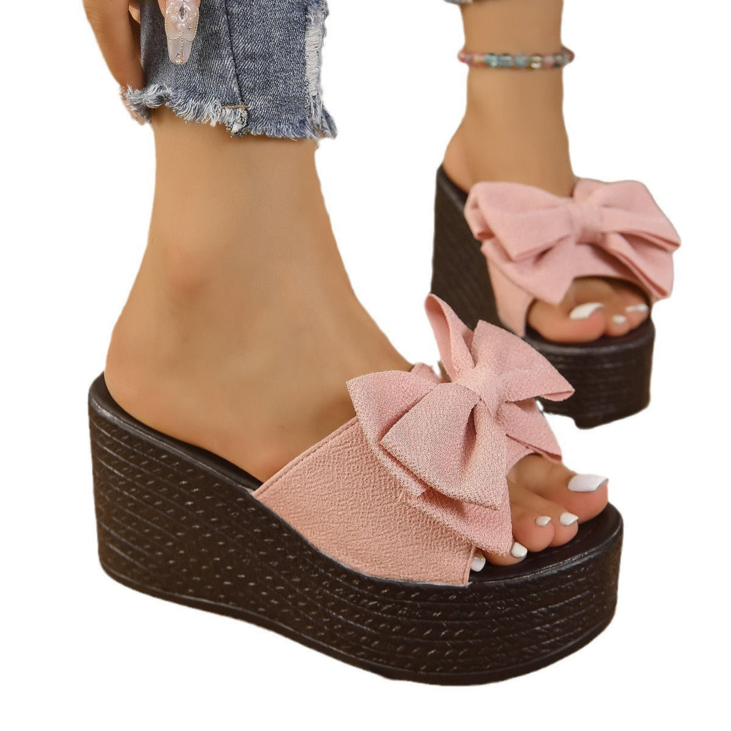 Damen-Wedge-Sandaletten mit dekorativem Schleifen-Detail und rutschfester Sohle Shopnory