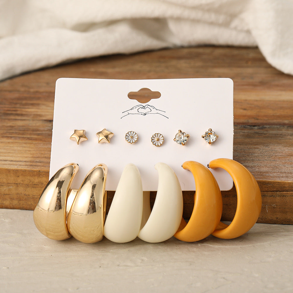 Damen Ohrstecker-Set mit verschiedenen stilvollen Designs und funkelnden Akzenten Shop Nory