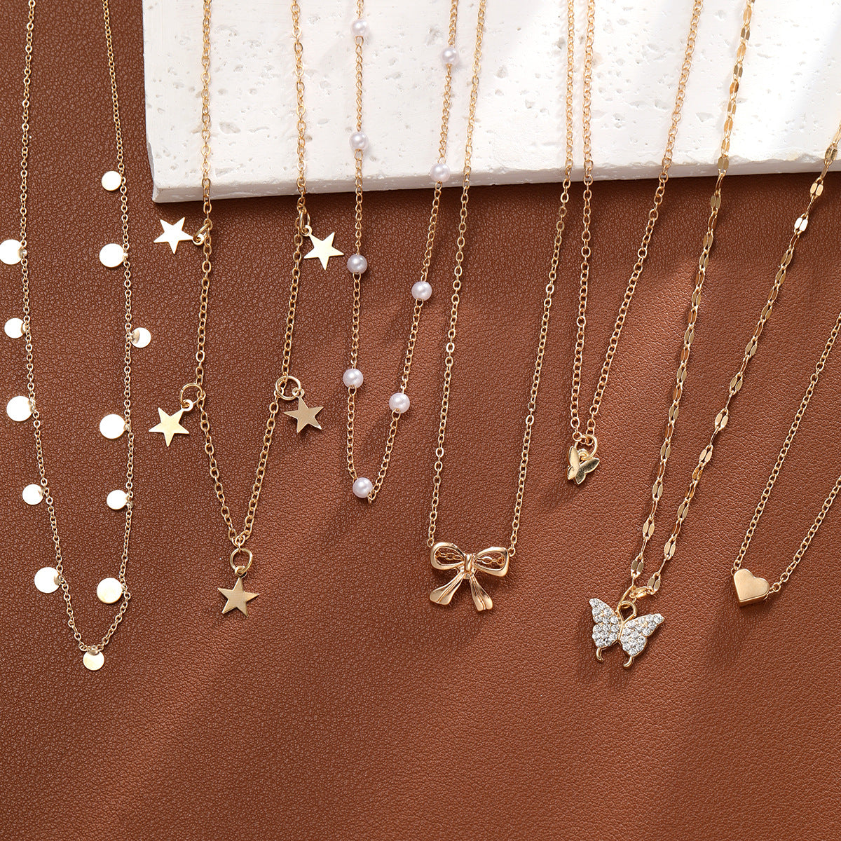 Damen Halskette Set mit funkelnden Anhängern und zarten Designs Shop Nory