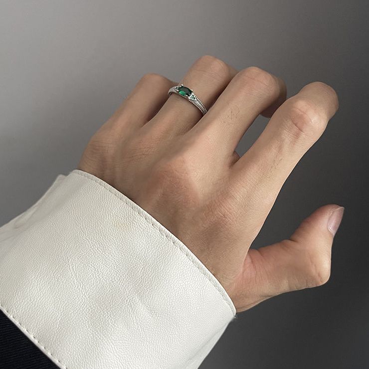Damen Offener Ring mit elegantem Smaragd und filigranem Design Shop Nory