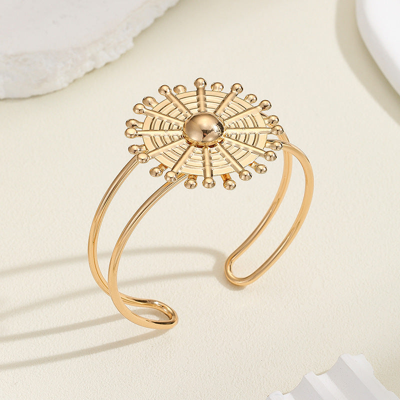 Damen Armreif mit kunstvollem Blumen-Design Shop Nory