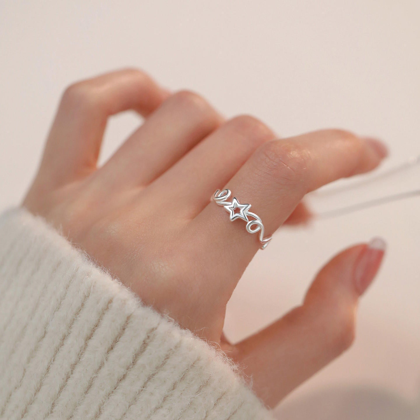 Damen eleganter geschwungener Ring mit Sternenmotiven Shop Nory