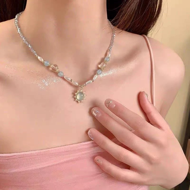 Damen Halskette mit kunstvollen Edelstein-Elementen und auffälligem Anhänger Shop Nory