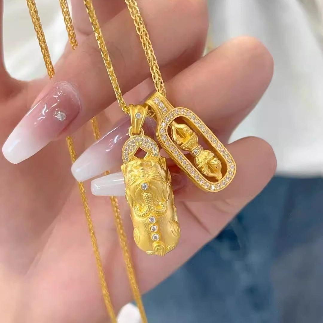 Damen Halskette mit kunstvollen Detailanhängern Shop Nory
