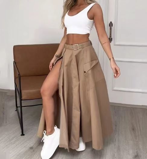 Damen langer Cargo-Rock mit seitlichem Schlitz und praktischen Taschen