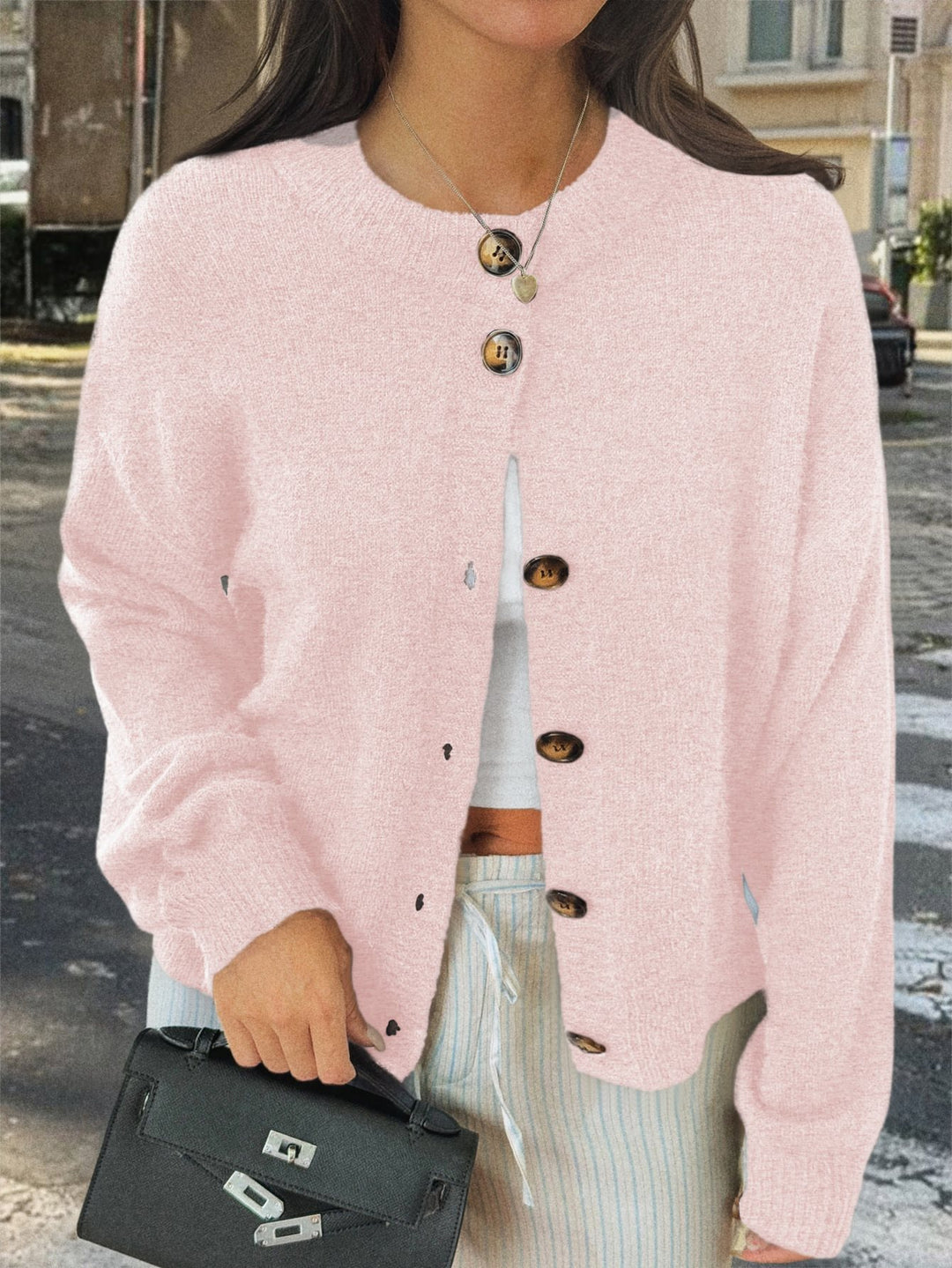 Damen kuschelige Strickjacke mit Oversize-Schnitt und Hornoptik-Knöpfen Shop Nory