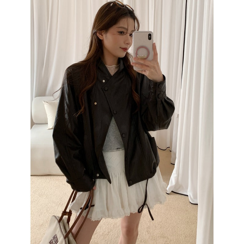 Damen Oversized Bikerjacke aus Kunstleder mit breitem Revers und voluminösen Ärmeln Shop Nory
