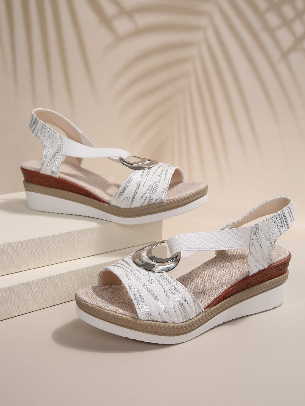 Damen Komfortable Plateausandalen mit modischem Schnallenakzent