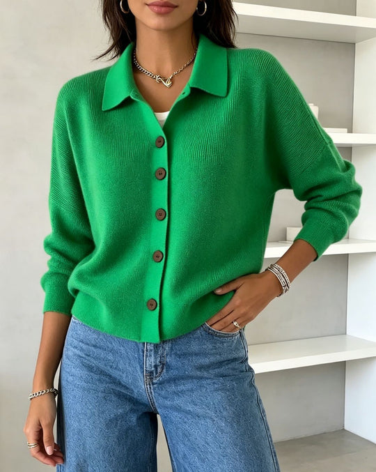Damen Feinstrick-Cardigan mit Hemdkragen, entspannter Silhouette und Holzknöpfen Shop Nory