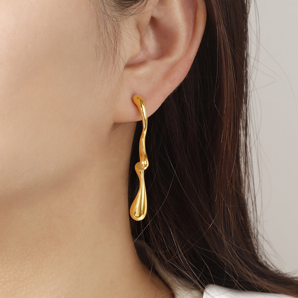 Damen moderne und geschwungene Ohrstecker Shop Nory