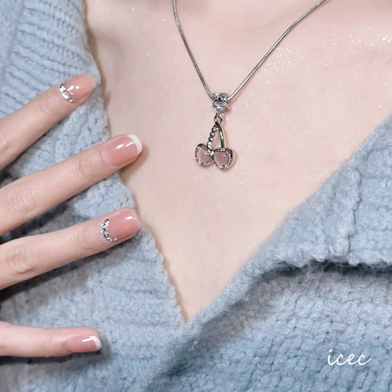 Damen Halskette mit elegantem Herzanhänger aus hochwertigen Materialien Shop Nory