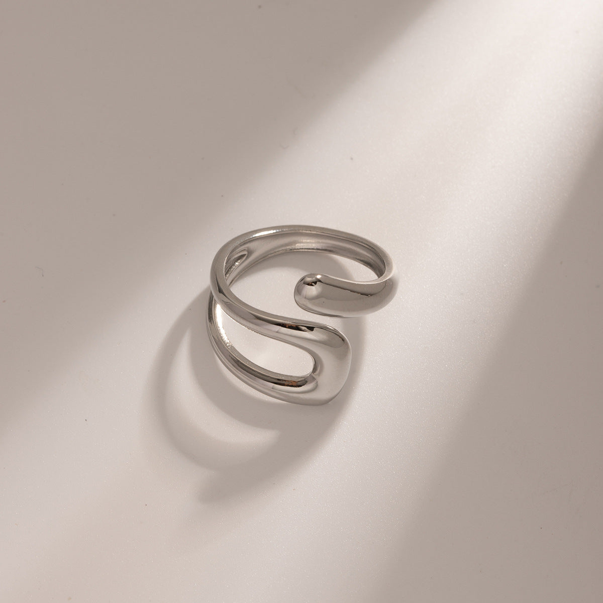 Damen Offener Ring mit modernem, geschwungenem Design Shop Nory