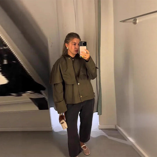 Damen Kurztrenchjacke mit Cape-Overlay und Oversize-Ärmeln Shop Nory