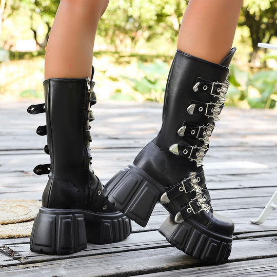 Damen Plateau-Bikerboots mit dekorativen Riemen, Ösen und Ketten Shop Nory