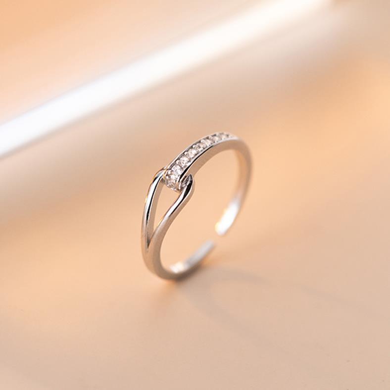 Damen dezenter Edelstahlring mit funkelndem Zirkonia-Streifen Shop Nory