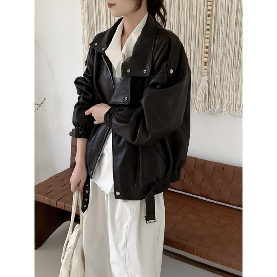 Damen Oversize Bikerjacke aus veganem Leder mit hohem Stehkragen und dekorativen Druckknöpfen Shop Nory