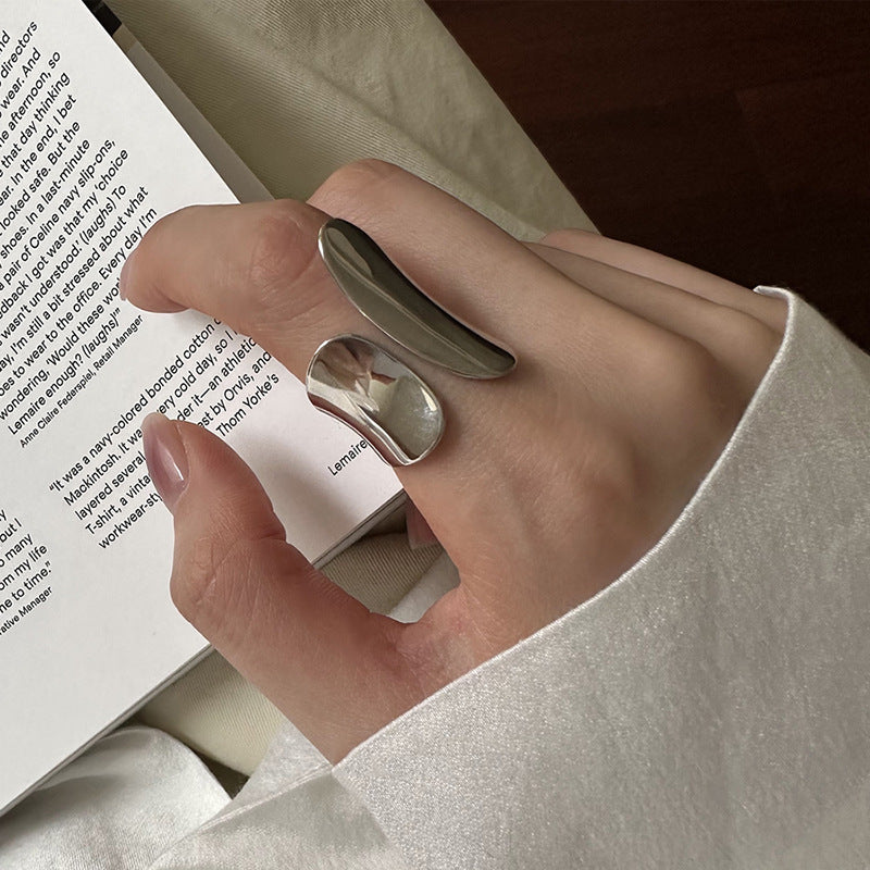 Damen außergewöhnlicher und moderner Ring mit geschwungenen Formen Shop Nory