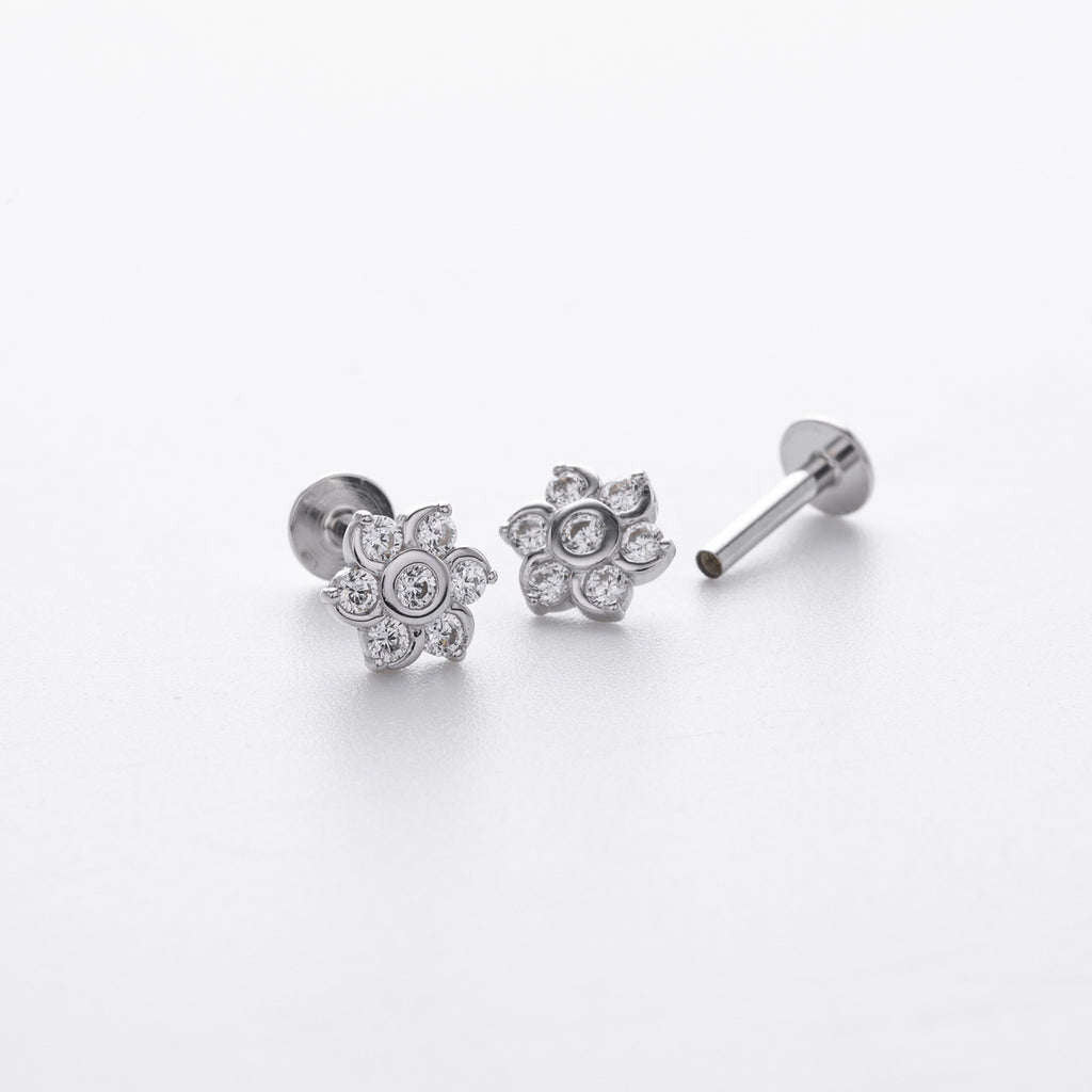 Damen Ohrstecker mit funkelnden Zirkonblüten aus hochwertigem 925 Sterling Silber Shop Nory