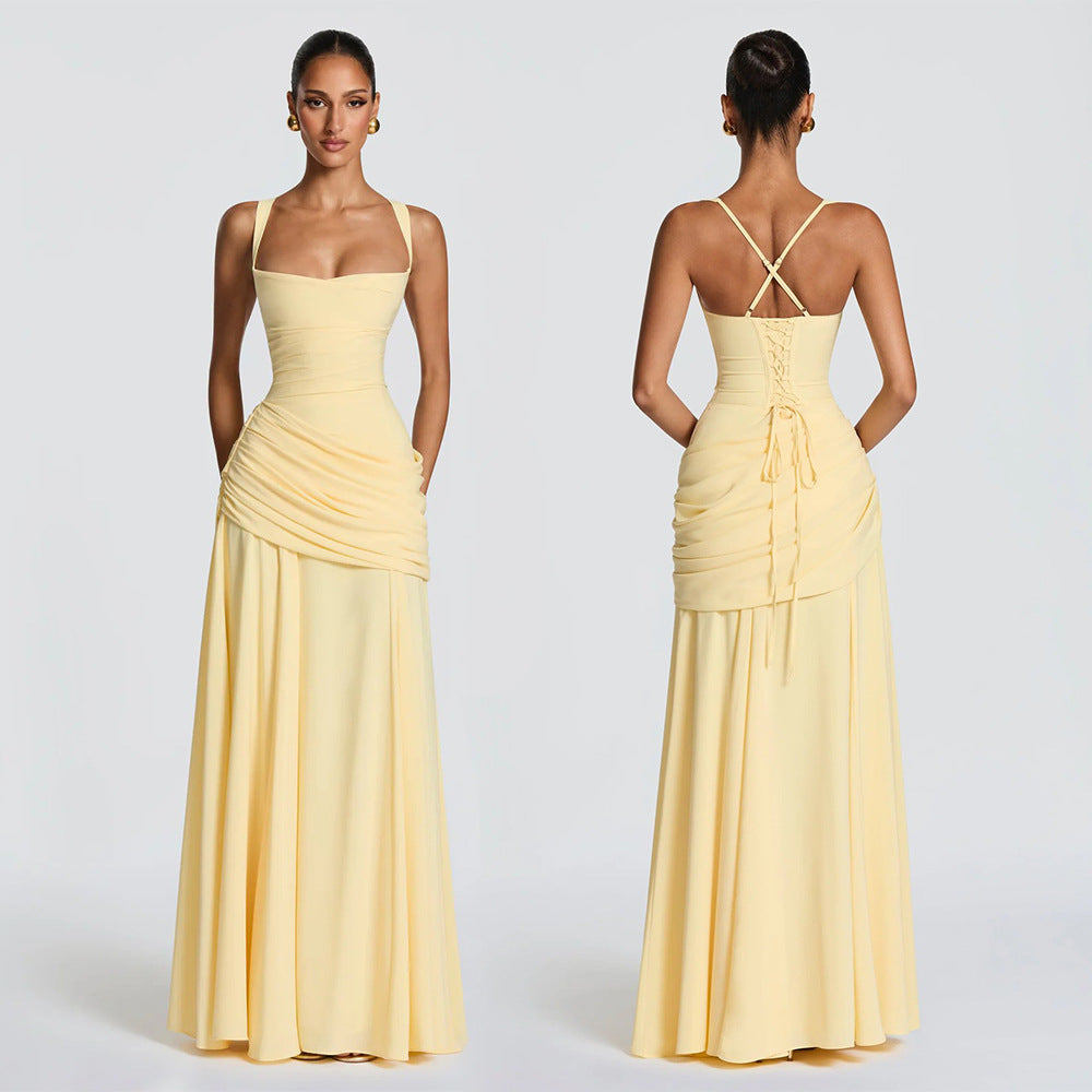 Damen Elegantes, schulterfreies Abendkleid mit raffinierten Drapierungen und fließendem Schnitt