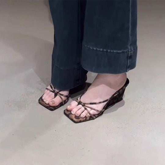 Damen Wedgesandalen mit elegantem Riemchen-Design und bequemer Innensohle Shopnory