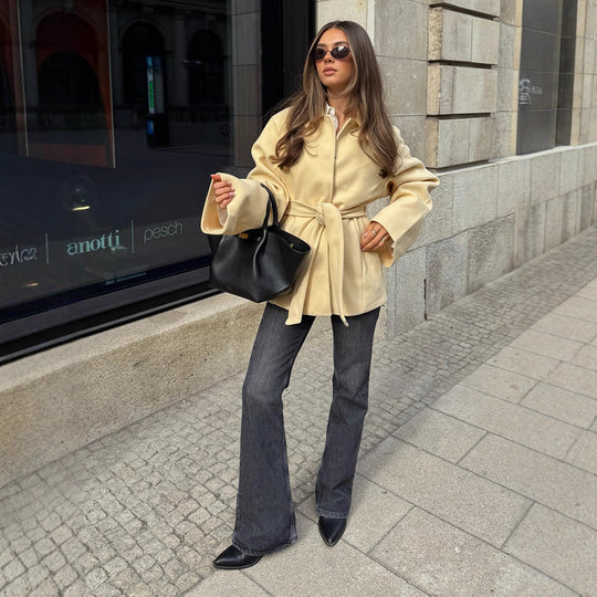 Damen Wollmix-Kurzjacke mit Bindegürtel, kastiger Silhouette und dezentem Revers Shop Nory