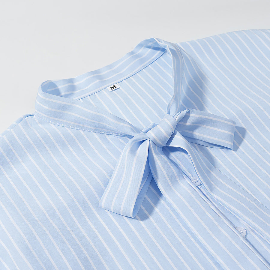 Damen Gestreifte Bluse mit Schleifenkragen und durchgehender Knopfleiste Shop Nory