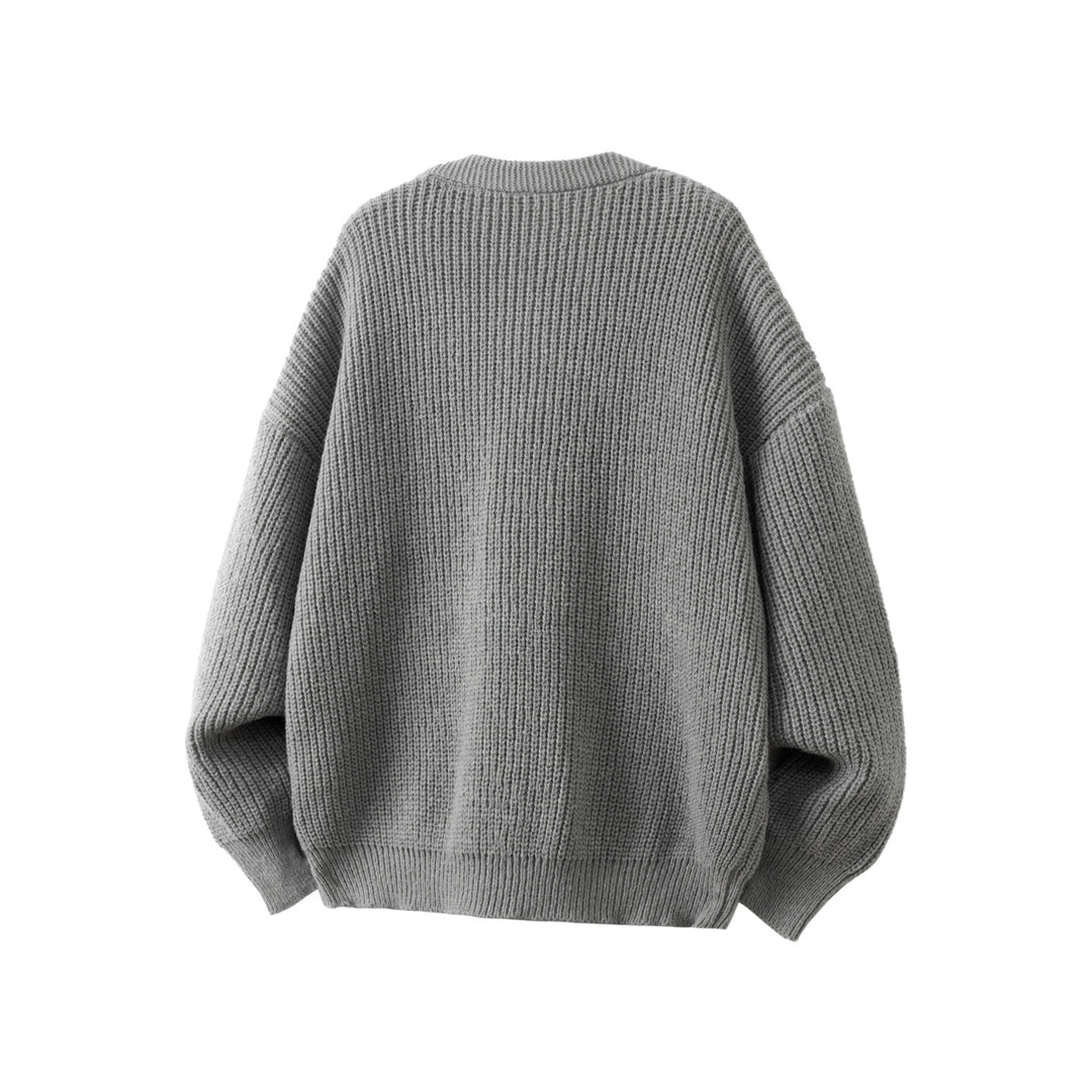 Unisex Oversize Grobstrick-Cardigan mit V-Ausschnitt, Knopfleiste und aufgesetzten Taschen Shop Nory