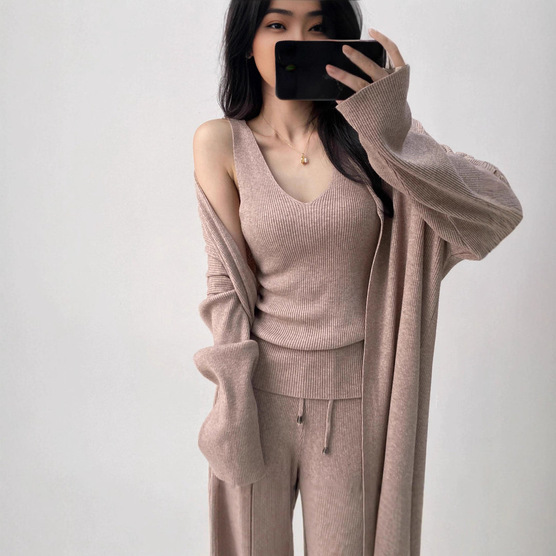 Damen Feinstrick-Loungewear-Set mit Longcardigan, Ripp-Top und weitem Strickhose Shop Nory