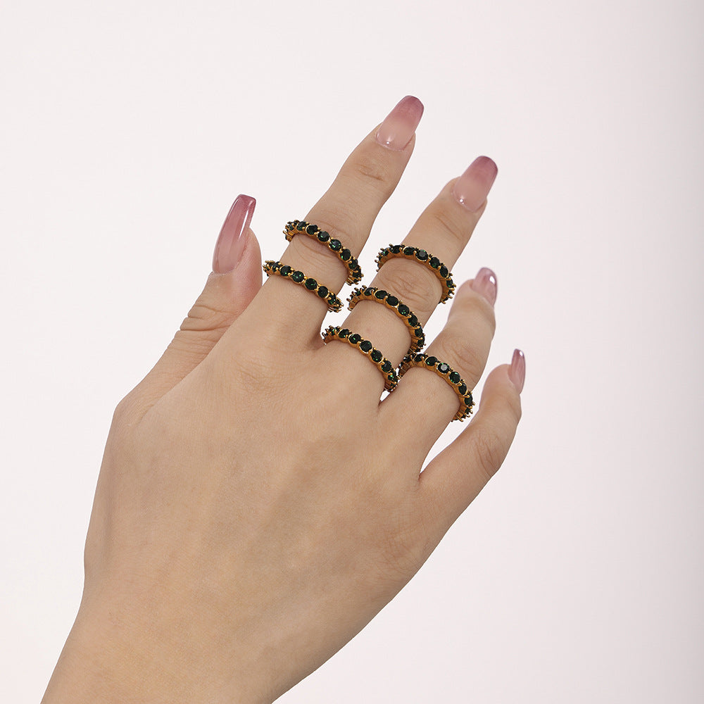 Damen Edelstahlring mit funkelnden, schwarzen Glassteinen Shop Nory